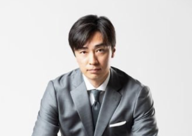17matsuo's tweet photo. １７（ジュウナナ）ブログ更新「福岡で和田毅さんとの再会が早すぎた」→ https://t.co/339reooU9f
福岡滞在わずか２時間３０分のとんぼ返り出張で起きたこと。和田さんは引退後も、シュッとした男前でした。

＃和田毅
＃ソフトバンクホークス
＃男前
＃空港 https://t.co/WNTRpNNLku