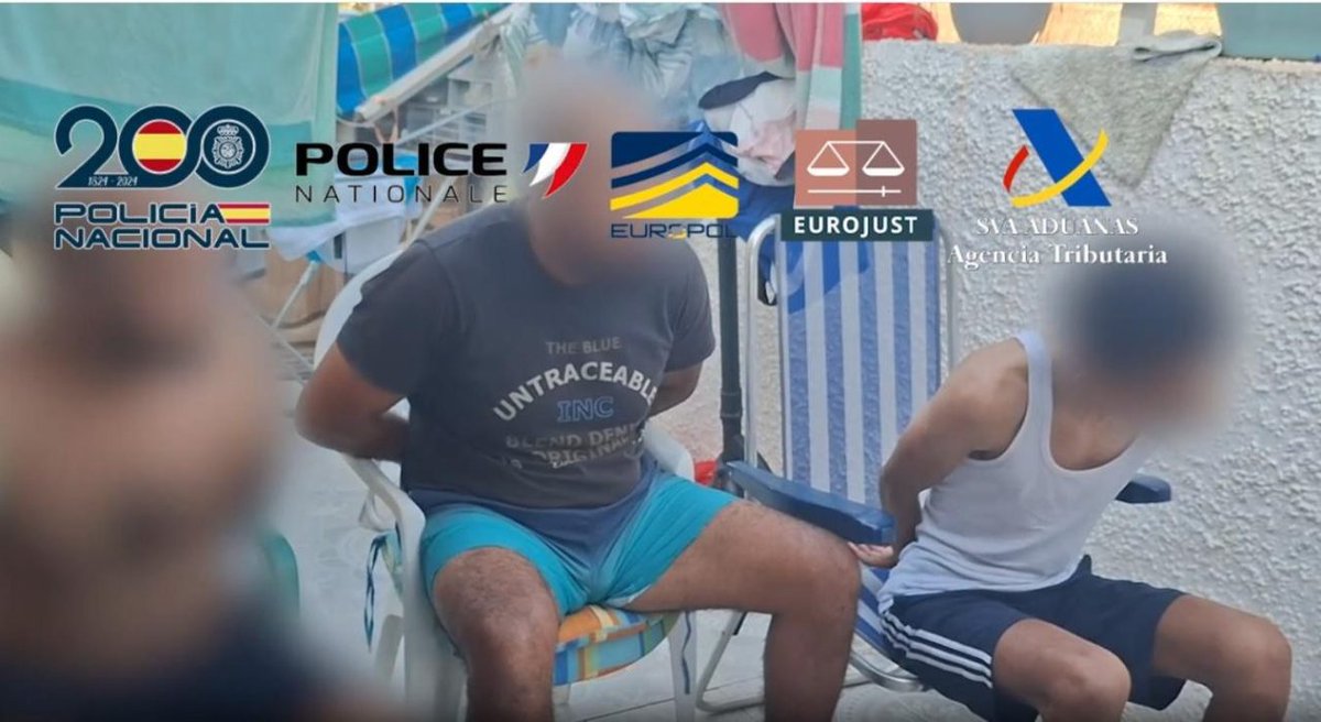 narcodiario's tweet photo. Migrantes muertos en el #mediterráneo camino de #EUROPA , #drogas incautadas en Europa camino de #África. 20 detenidos.
https://t.co/MRWiDHksEw https://t.co/eqmxa3wl5C