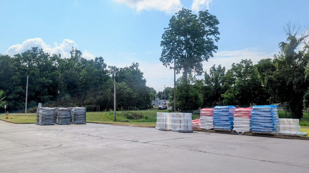 MrsKatieKaletta's tweet photo. New playground resurfacing coming soon! 🚨🚧 #GoBlackcats @DrClintFreeman @Blackcat_safety @BlackcatMatt @JoeFWillis https://t.co/mFViEkGi9V