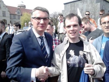 Propeertys's tweet photo. To tak gdyby Wipler twierdził że nie zna Grzegorka https://t.co/yvktAafkwJ