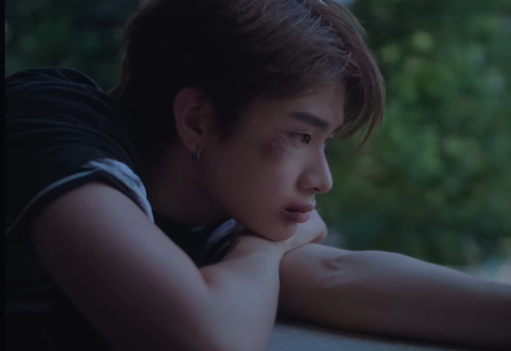rubbyrainsxxa's tweet photo. “หนูขอโทษ เราเคลียร์กันไม่ได้หรอ ตอนนี้หนูพร้อมพูดทุกอย่างแล้ว”

‘แต่พี่ไม่พร้อมฟัง’

“พอหนูจะอธิบายพี่ก็ไม่ฟัง พี่จะเอายังไงกับหนูกันแน่ หนูทำตัวไม่ถูกแล้ว”

‘แล้วตอนพี่ขอฟังหนูพูดไหมคะ หนูเอาแต่ปัดพี่ออก แล้วพี่ต้องทำยังไง พี่ต้องนั่งฟังหนูทั้งๆ พี่เองก็เสียใจเหมือนกันหรอคะ?’

“.....”

‘สรุปคือพี่ต้องรีบจัดการตัวเองให้โอเคเพื่อฟังคำอธิบายของหนูใช่ไหมคะ’

“ขอโทษ หนูขอโทษ ไม่ประชดหนูนะพี่พิงค์”