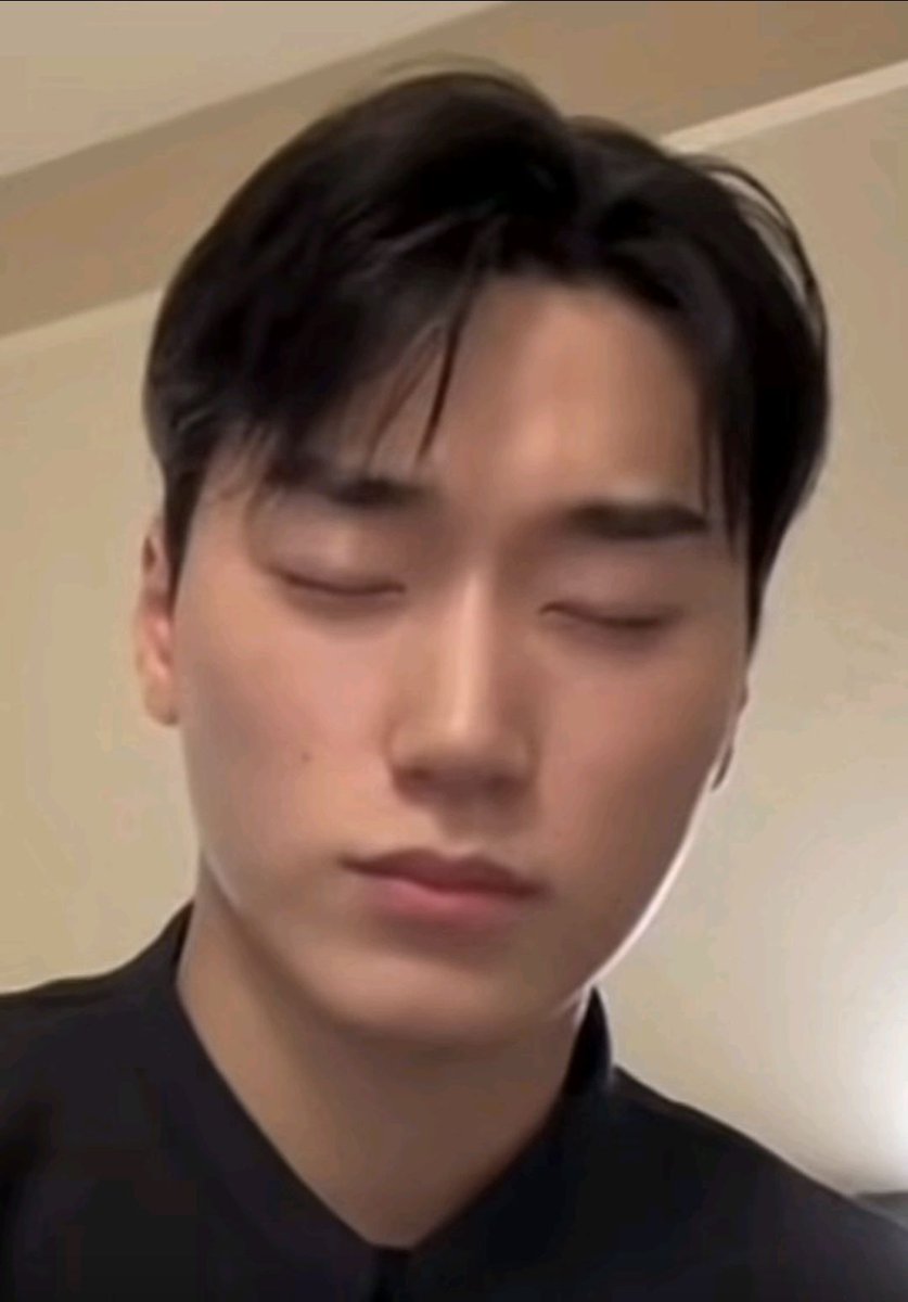 saanchoe's tweet photo. @cohiheejin @gyjuungie @Youjuwg Good night, teman-teman. https://t.co/iDAczqHeJY