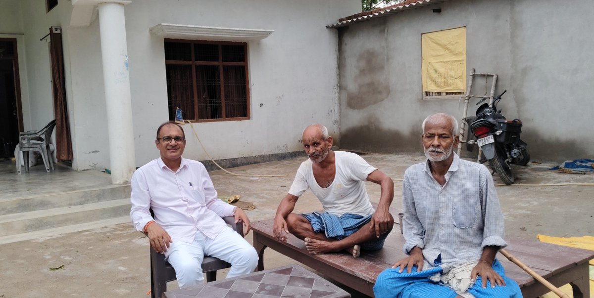 RamAicc's tweet photo. आजमगढ़ अपने विधानसभा क्षेत्र मुबारकपुर 346 ग्राम सरदारपुर बाबू निवासी श्री शैलेश यादव जी के आवास पर उनके पिताजी से शिष्टाचार मुलाकात। https://t.co/Jeogx74u05