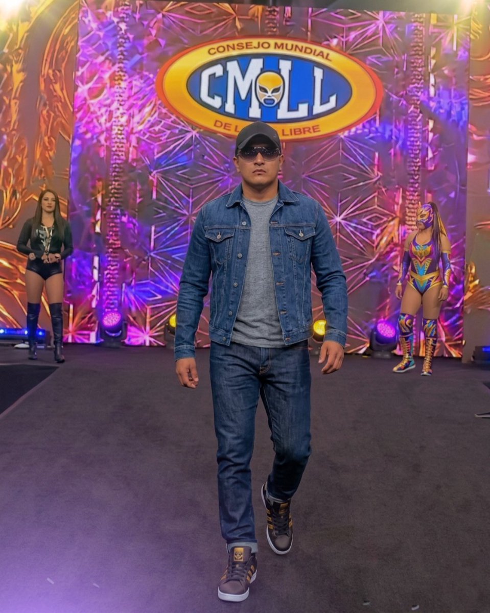 SilverboyCmll_'s tweet photo. ✨La Mejor Venganza Es, Ninguna, Nunca Te Vuelvas Como Ellos.✨
#cmll #MiSagradaLuchaLibre 💪🏻😎 #Incomparable 😏
#SilverboyCmll 💯🎊🎉🎈 https://t.co/cXLHMQTiEm