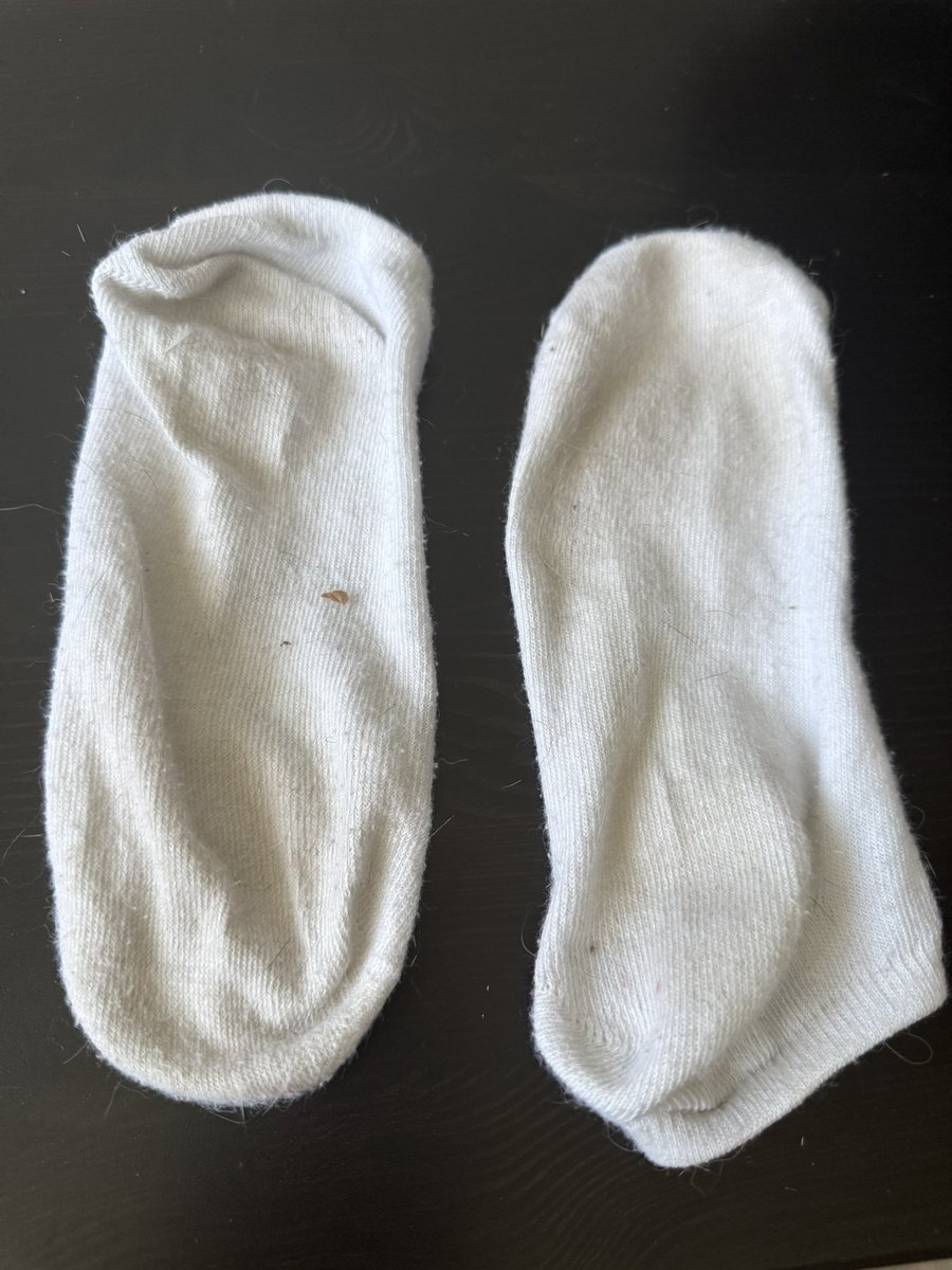 TheMissElixir's tweet photo. Good morning twitter who wants my sweaty stinky 4th of July socks? 😮‍💨👃🏻
https://t.co/8A8fY2f6Za

#usedsocks #smellygirlfeet #dirtyfeetgirl #whitesocks #anklesocks #socks #sockseller #selling_contents #feetseller https://t.co/dkBD0RMlNL