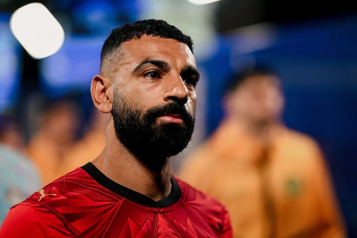 SalahUpdates's tweet photo. Imagine being Mohamed Salah 

You’ve been arguably robbed off of a Ballon D’or multiple times due to people refusing to vote for you because of your name and origin.

And when you drag your national team to a historic position, you lose because of injustice.

Heartbreaking 💔 https://t.co/i6PRy9RuTR