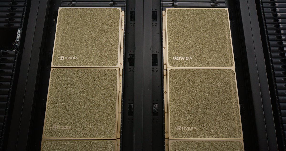 NVIDIAAIInfra's tweet photo. Powered by NVIDIA Blackwell GPUs, #NVIDIADGX B200 is the foundation for your AI factory — delivering 3x the training performance and 15x the inference performance of previous-generation systems.  

Specs include: 
✅ 8x Blackwell GPUs 
✅ 1,440 GB of GPU memory 
✅ NVLink bandwidth: 14.4 TB/s
✅ 2 TB of system memory 

Dive into the features and learn how DGX B200 enables enterprises to accelerate any AI workload ➡️ https://t.co/G6OiECBJ5f