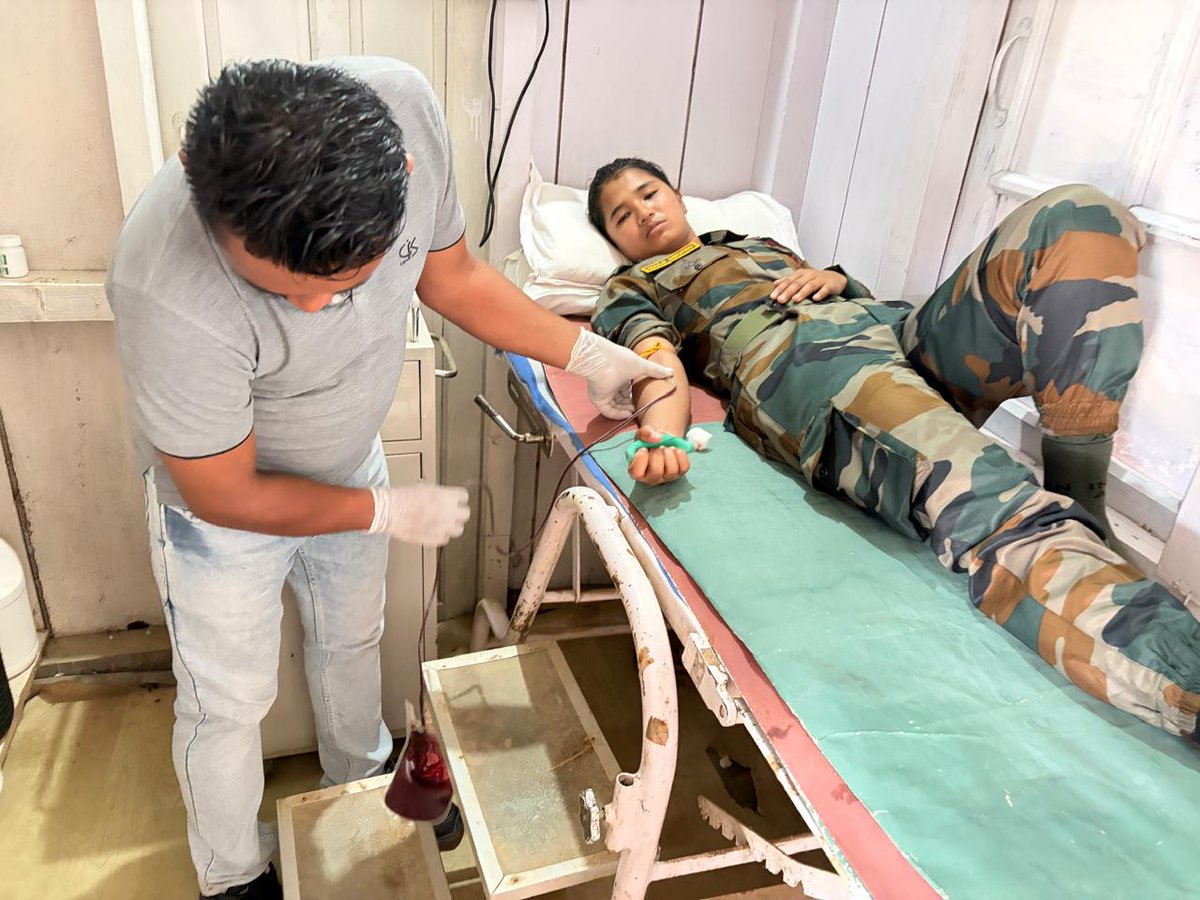 official_dgar's tweet photo. ASSAM RIFLES PERSONNEL DONATE BLOOD TO SAVE LIFE OF ELDERLY WOMAN IN MELURI, NAGALAND
#AssamRifles personnel in Meluri, Nagaland, voluntarily donated 02 units of O positive blood to save the life of a 75-year-old woman admitted to CHC Meluri with critically low haemoglobin (1.9 g/dL). Responding promptly to the emergency an Assam Rifles officer and a Riflewoman ensured timely transfusion and coordinated closely with the medical team for uninterrupted treatment. The patient’s condition has since shown steady improvement, reflecting Assam Rifles continued commitment to humanitarian assistance and community welfare in remote border areas.

#friendsofthenortheast #sentinelsofnortheast #OperationalReadiness #CommunityFirst #NationFirst #ServiceBeforeSelf #GuardiansOfTheNation

@HMOIndia @adgpi @PIBHomeAffairs