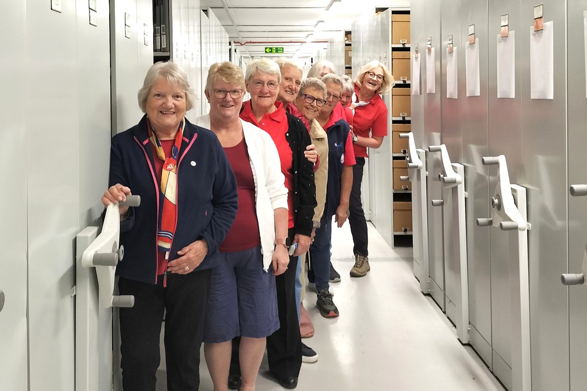 kent_archives's tweet photo. Back in May, we hosted a visit from the #BoughtonMonchelsea group of the @TrefoilGuild - a branch of Girlguiding UK comprising 20,000+ members belonging to over 1,000 guilds across the nation 🫱🏾‍🫲🏻

🔎 Read about their behind-the-scenes tour of Kent Archives:
https://t.co/TKBmsnnPJI https://t.co/5jGczbAmG3