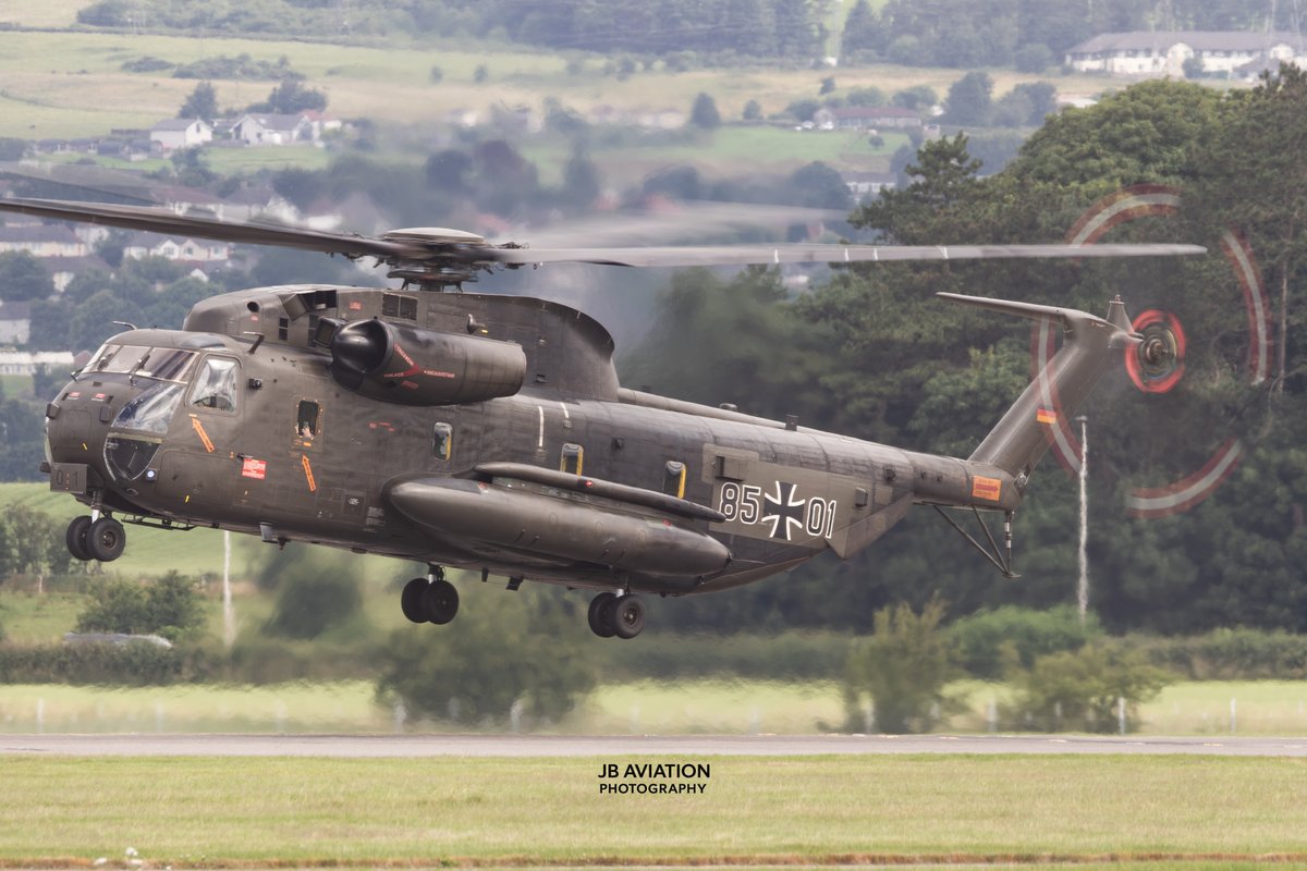 jackaviation69's tweet photo. German CH-53 at Glasgow this morning. After having gone to Leuchars yesterday to get it, I was a bit disappointed when they just flew over and never landed 😂
made up for it by going Glasgow today
#aviationphotography #planespotting #germanairforce #germanarmy #glasgowairport #canon #sigma