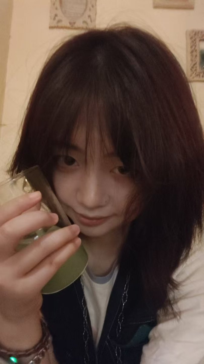 sixoone2's tweet photo. 这一杯叫盛夏的果实 #wlw #le #lesbian #女同性恋 https://t.co/XuIX4X13pR