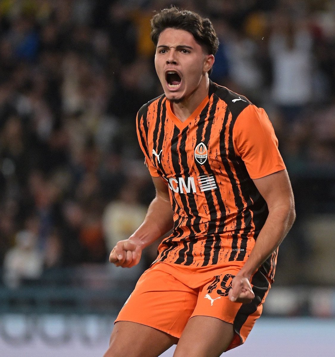 lg_castello97's tweet photo. Outro jogador que acho super interessante para o Flamengo é o Luca Meirellles, jogador de 19 anos do Shakhtar. Tem muito encaixe, mas o problema é que, nessa fase da carreira, ele está mais perto de dar o salto na Europa do que de voltar ao Brasil. https://t.co/JyjIorToIU