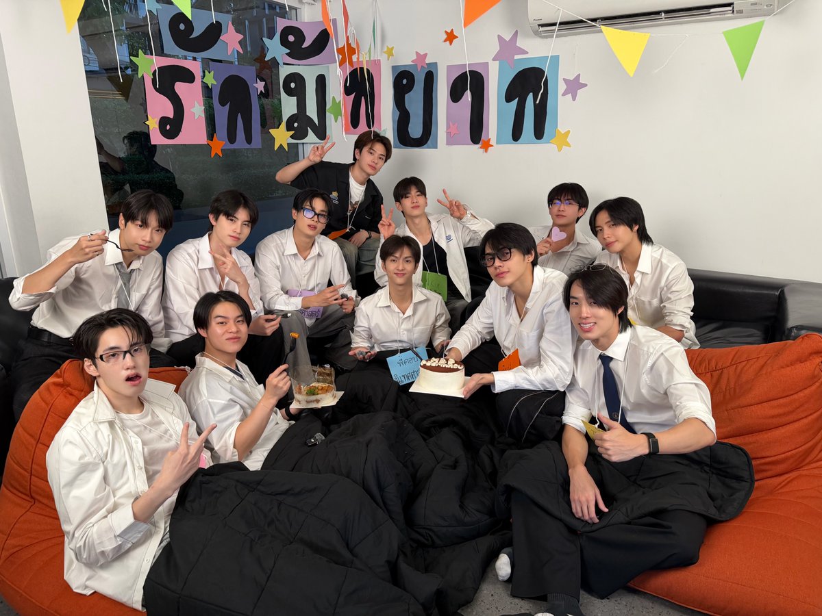 BUS_SONRAY's tweet photo. สุขสันต์วันเกิดนะครับ @PEEMWASU_ 🎂

ยินดีต้อนรับเข้าสู่แก๊งเลขสองนะครับ ขอให้มักเน่ยักษ์ของพวกเรา ได้เอนจอยกับวัย 20 ปีแรกอย่างเต็มที่เลยนะค้าบ

#HappyPEEMWASUDay
#PEEMWASU
#BUSbecauseofyouishine https://t.co/r3Xr6a3Xx6