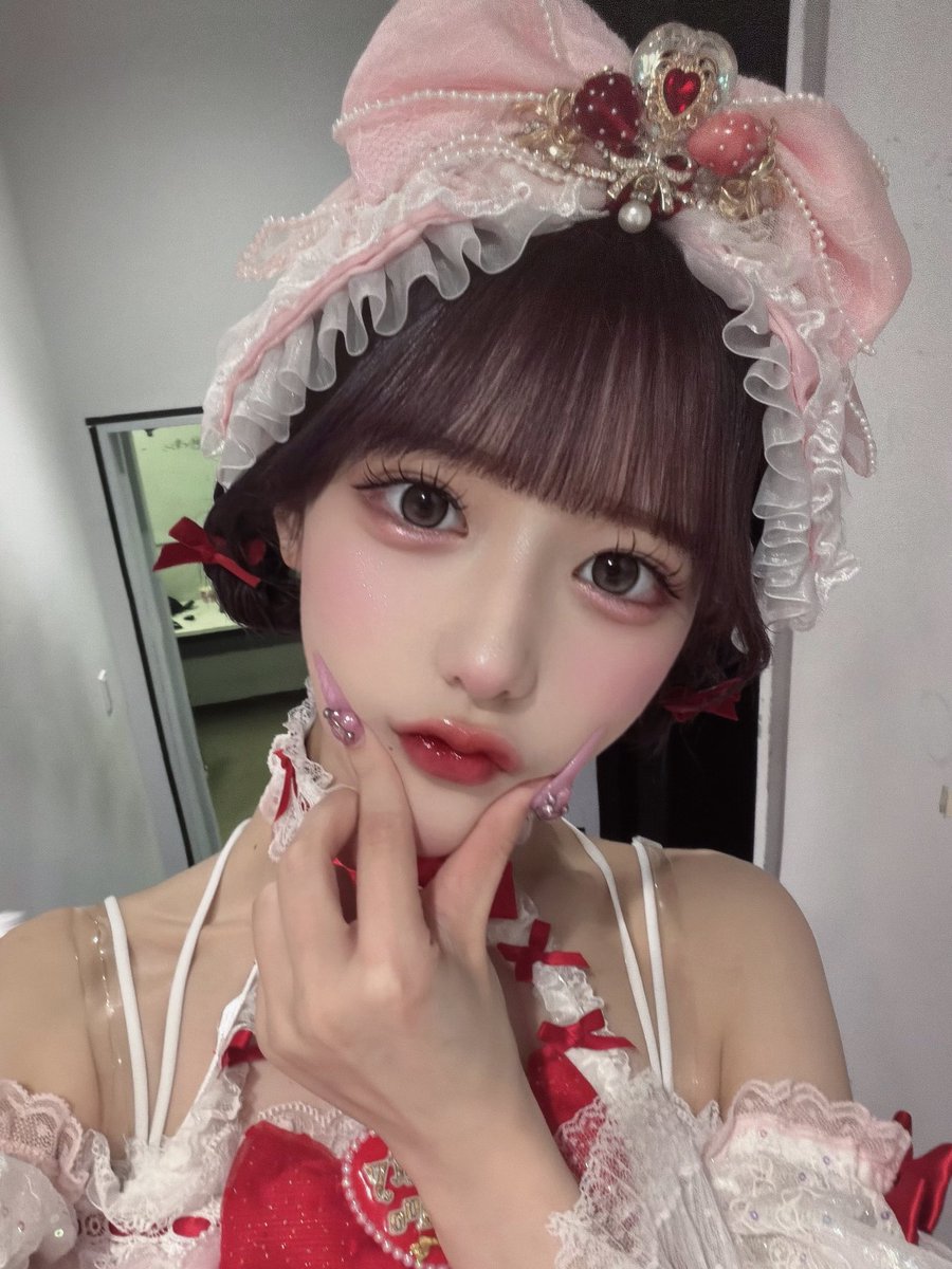 guutan_sub's tweet photo. 私の顔超たまんないでしょ？ https://t.co/l9tLSGXQOj