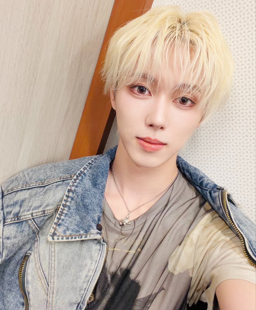 JH_HAL_'s tweet photo. RADIO！ READY GO !
お越しいただきありがとうございました!!💫

皆さんにとってどんな1日でしたか??
僕は初めて公開RADIO収録で皆さんを目の当たりにしてのラジオはすごく緊張しました！！

し、予想外のLIVEでは機材トラブルもありましたね！
でも、自分の中で1つ最後までやりきることをめげずに頑張れて良かったと思ってます!!😊

Zラヴでももうすぐ100コメントに到達しそうなぐらい皆さんのコメントが愛で溢れていて感動しています。

ほんとにありがとうございます!!
今日の悔しさを次に活かせるように2days頑張ります！

ありがとうございました！
https://t.co/nwCYJmvtn2