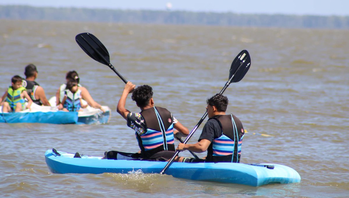 cajuncoast's tweet photo. Summer paddle tip: launch early to beat the heat. Put in on the Bayou Teche at Franklin or Patterson, or explore the refuge's Black Bear, Wood Duck, and Alligator paddle trails.

https://t.co/brWwSYj6yn

#MyCajunCoast #FeedYourSoul #CajunCoast #MysticallyBeautiful https://t.co/cKEnTEVyzB