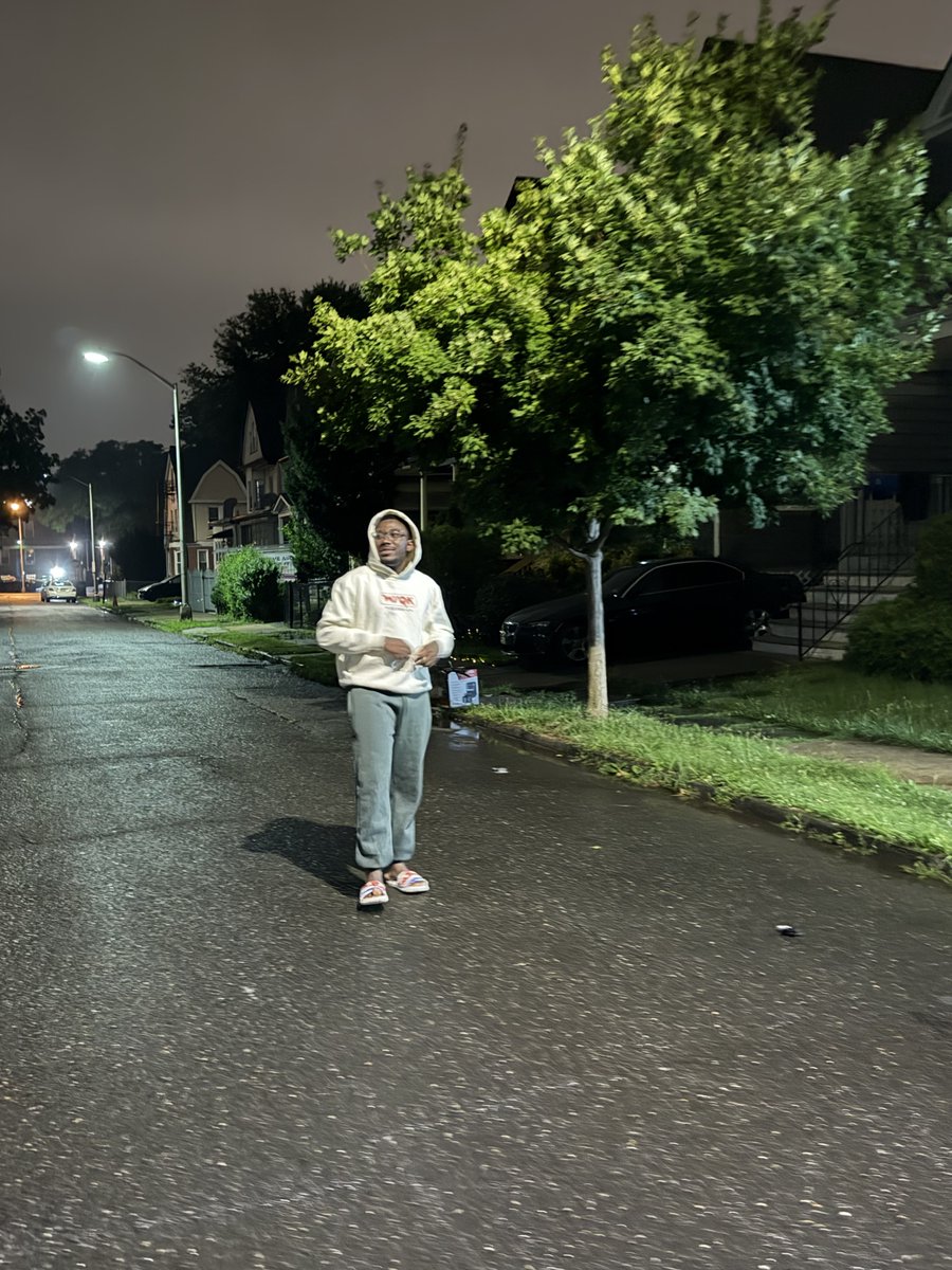 gyaigyimii's tweet photo. Late Night walk in New Jersey https://t.co/jW2vJzMMgR