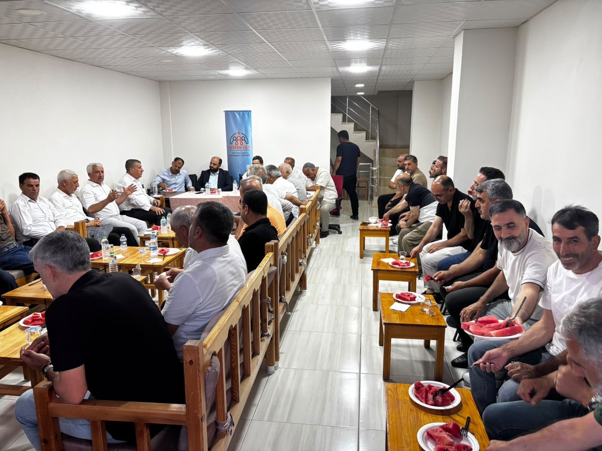 iataoglu_'s tweet photo. 📍Bingöl

Seyfan (Sevgi ve Kardeşlik) Derneğimizi ziyaret ettik. İstişareler yaptık. Nazik misafirperverlikleri dolayısıyla dernek başkanımız Nurettin Gende ve yönetimine teşekkür ederim. Rabbim aramızdaki muhabbeti daim etsin. https://t.co/weG7VfJ14t