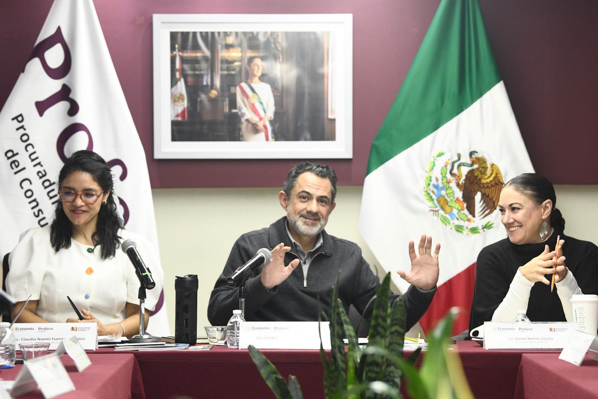 ivan_escalante's tweet photo. Encabezamos la Segunda Sesión Ordinaria del Consejo Editorial de nuestra @RdelConsumidor en la que tomamos protesta a tres integrantes: Andrea González, directora ejecutiva de @agencia_asea; Oscar Rosado Jiménez, presidente de @CondusefMX y a @SoyRafaCarbajal.

Seguimos sumando ideas y visiones para consolidar contenidos más incluyentes, modernos y útiles que protejan el bolsillo de las familias mexicanas.

¡Trabajamos por un consumo informado y responsable! ⚖️📉