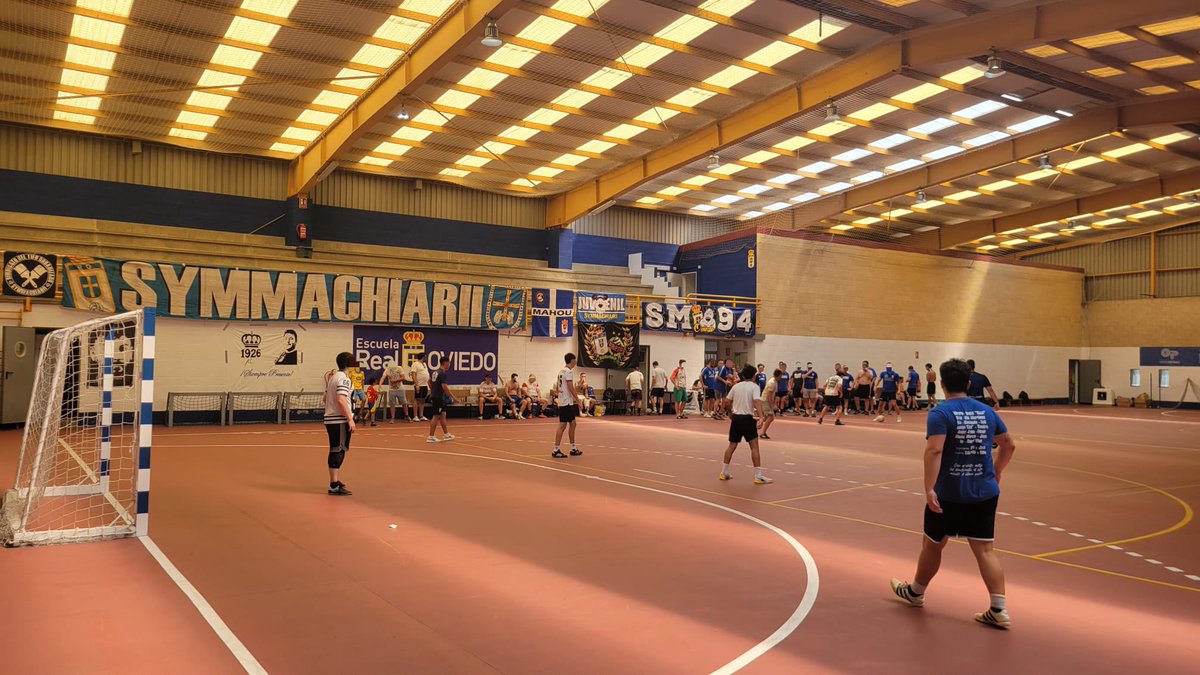 Symmachiarii94's tweet photo. Torneo veraniego en recuerdo de David, Carrio y todos aquellos SYMMACHIARII que nos dejaron durante estos años

Los amigos nunca mueren https://t.co/AruUVPtayb