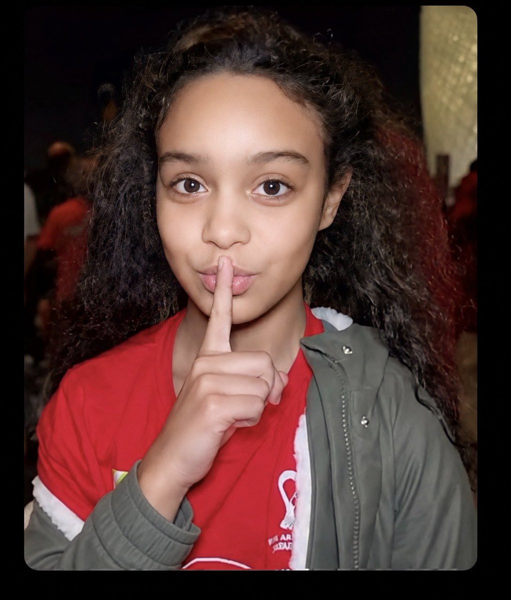 l0xci's tweet photo. @LeZeldaa ولا كلمه 🤫🤫🤫 https://t.co/540Qm6KKns