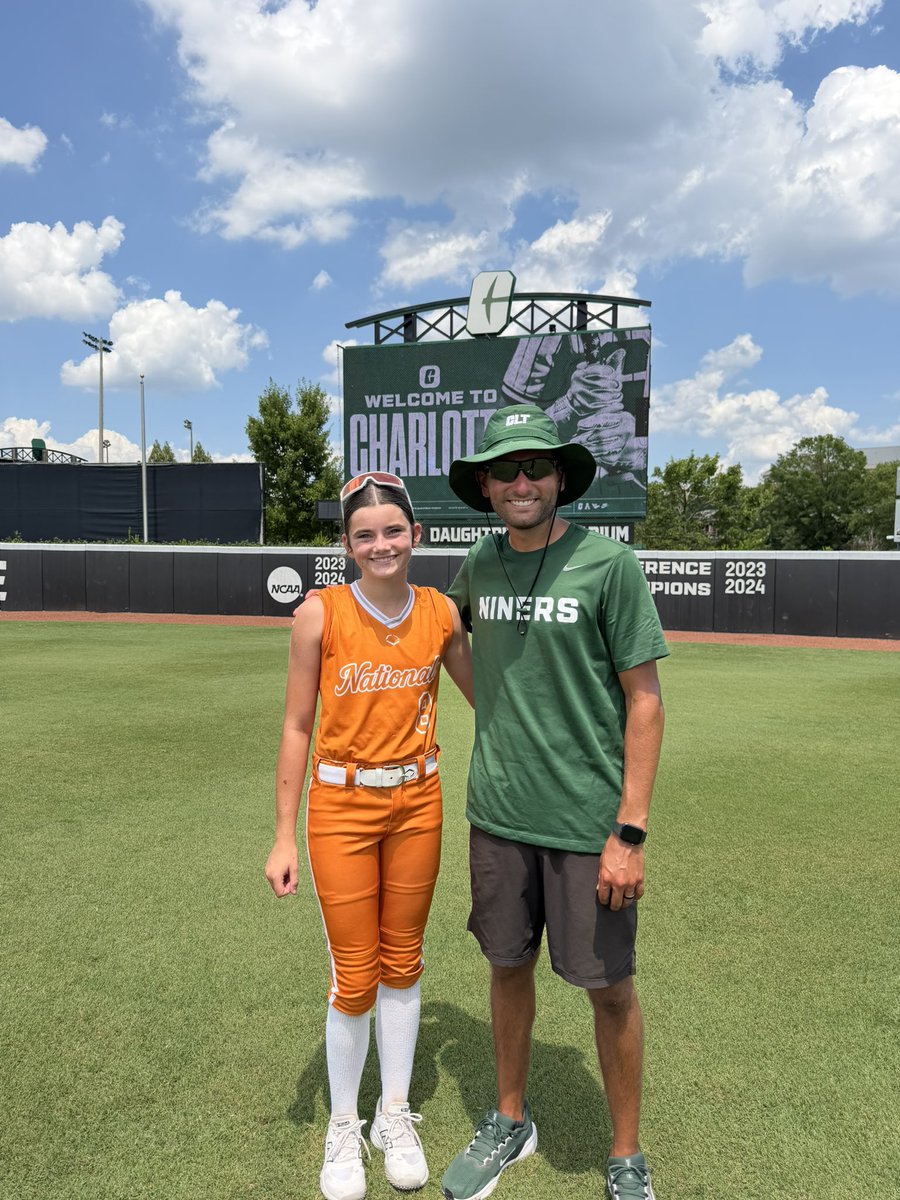 MaddieChilcote8's tweet photo. Thank you to the amazing coaching staff at @CharlotteSB for an amazing camp! I had a great time and loved the fields, facilities, and coaching. I can’t wait to come back soon! 💚 https://t.co/AjygDKfiLA