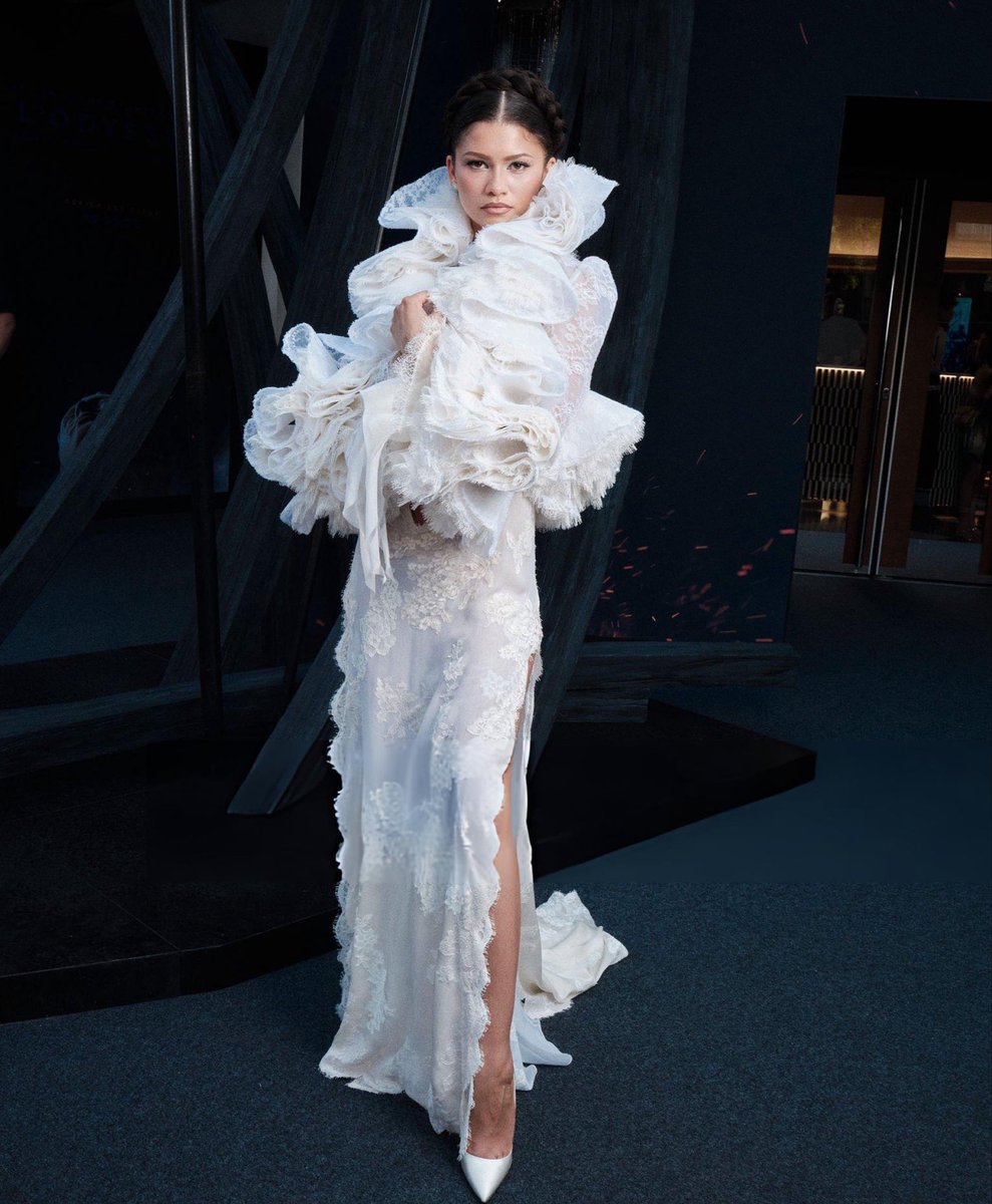 archivedaya's tweet photo. zendaya photographed at ‘the odyssey’ premiere in paris ! https://t.co/lTNNFTrD95