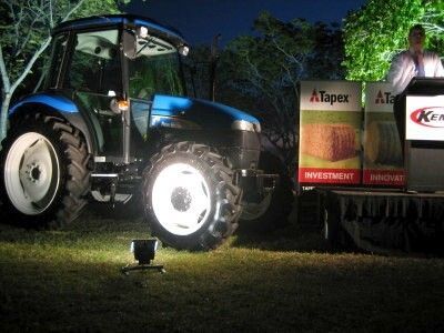 AusFodder's tweet photo. #TBT to the 2006 National Fodder Conference in Darwin 🌿 Fast forward 20 years and join us in Victoria before tickets close Friday! #AFIA #AusFodder #Fodder #Darwin https://t.co/675gnNbE9g https://t.co/8ZpGP7qKPr