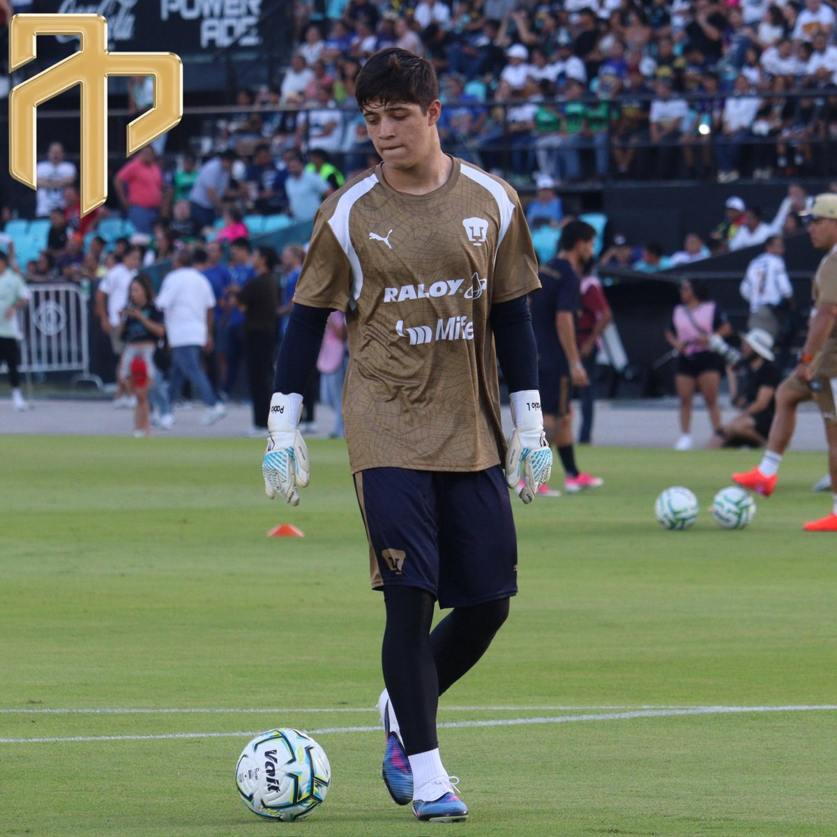 AnalisisPuma's tweet photo. ¡Incluye el Fan Fest!

El abono de los Pumas incluye el juego de este domingo entre @PumasMX y @AmericadeCali 

Van a poder ingresar con su abono. https://t.co/Gs1ej1jRka