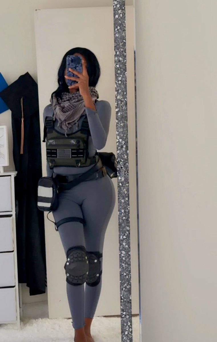 GgLexC's tweet photo. kinda tempted to redo my Titanfall cosplay from 2023.

found most of the parts. https://t.co/MLzfedydwY