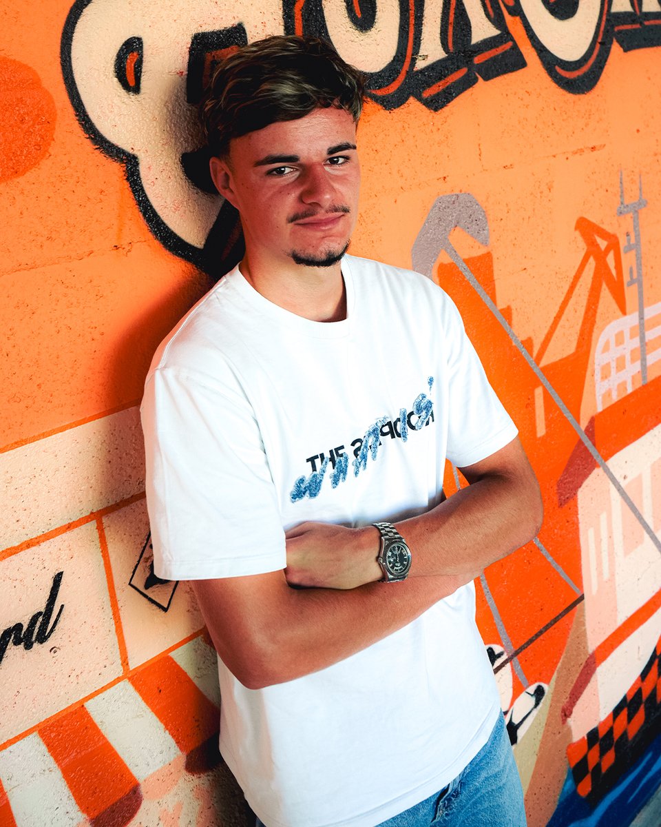 FCLorient's tweet photo. Gabin Bernardeau rejoint le FC Lorient 🧡

Le milieu de terrain de 20 ans s'engage pour quatre saisons chez les Merlus.