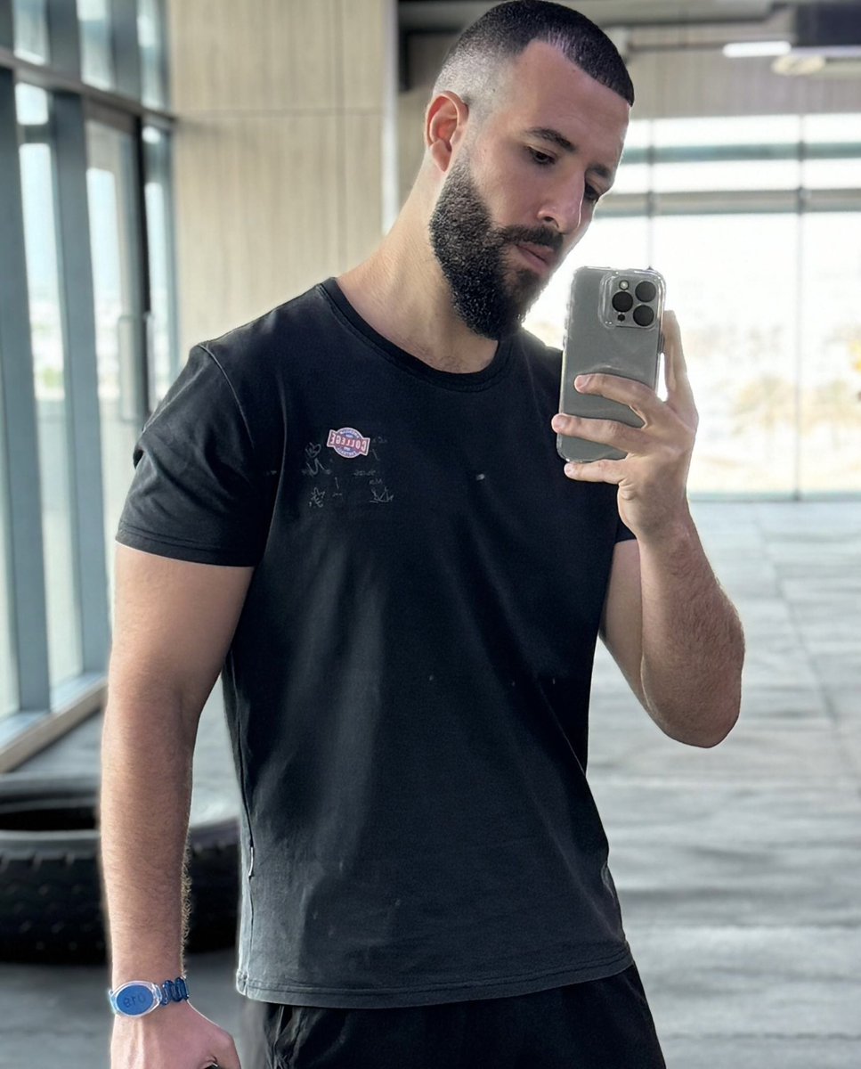 imagdykhaled's tweet photo. لا تحاول لفت انتباه احد ، فإن لم تكن ملفتا بالفطرة ، ستبدو أحمق بالتظاهر …🖤✨ https://t.co/MLmgvQ2GX9