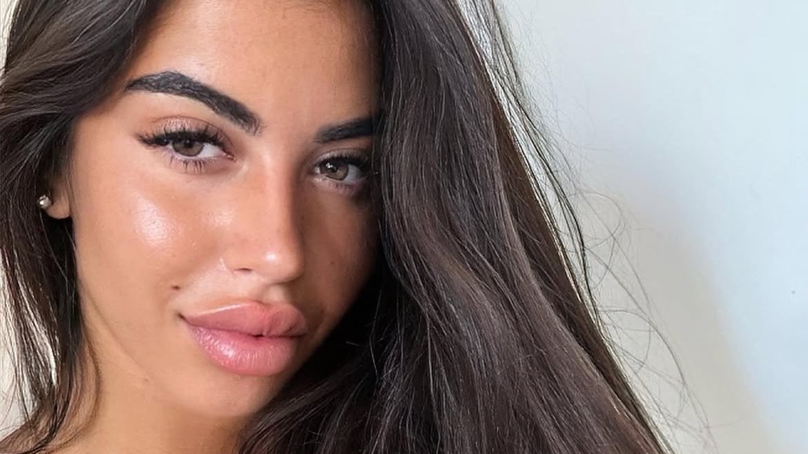 cheariatira's tweet photo. Vi prego ma Alessandra su Instagram è un’altra persona 💀

#TemptationIsland https://t.co/v0KMBqLmsh