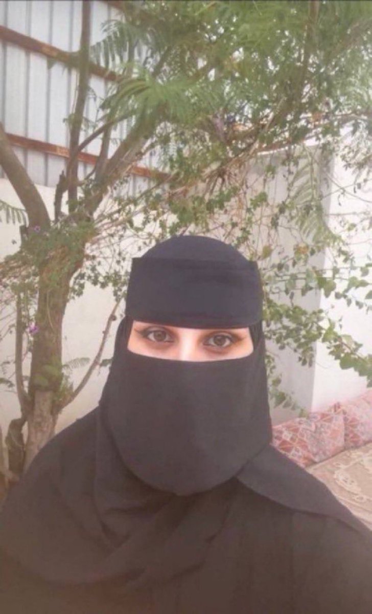Ybwvu's tweet photo. #ديوت_بدويٌّْ  #ديوت_بدويٌّْ   #ديوت_بدويٌّْ  اذا جت الجنوبيه كذا اعرف ان عليها طيز وجسم يتعبون الزب صح يابدوي !؟🤣🤦🏿‍♂️🔥

(الجنوبي الي امه كذا يجي ) https://t.co/tT1WCs1TxM