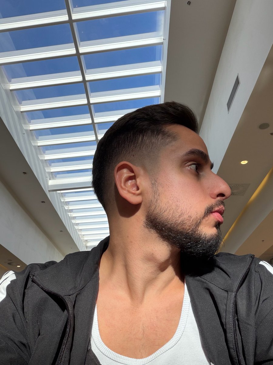 cnietto2's tweet photo. gostam de homens com narigão? https://t.co/VaaDPSsGvY