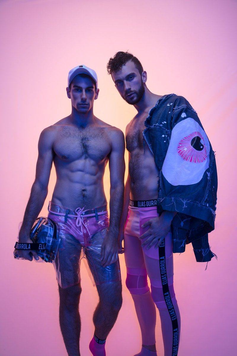 Elias_Gurrola's tweet photo. I'm keeping my eye on you! Vin and Mark in a few playful pieces. Photograpohed by Joe Kramm. Garments painted by Morgan Winter.
#eliasgurrola #handpainted #eyeball #artist #editorial https://t.co/Mr4SBJoKHc
