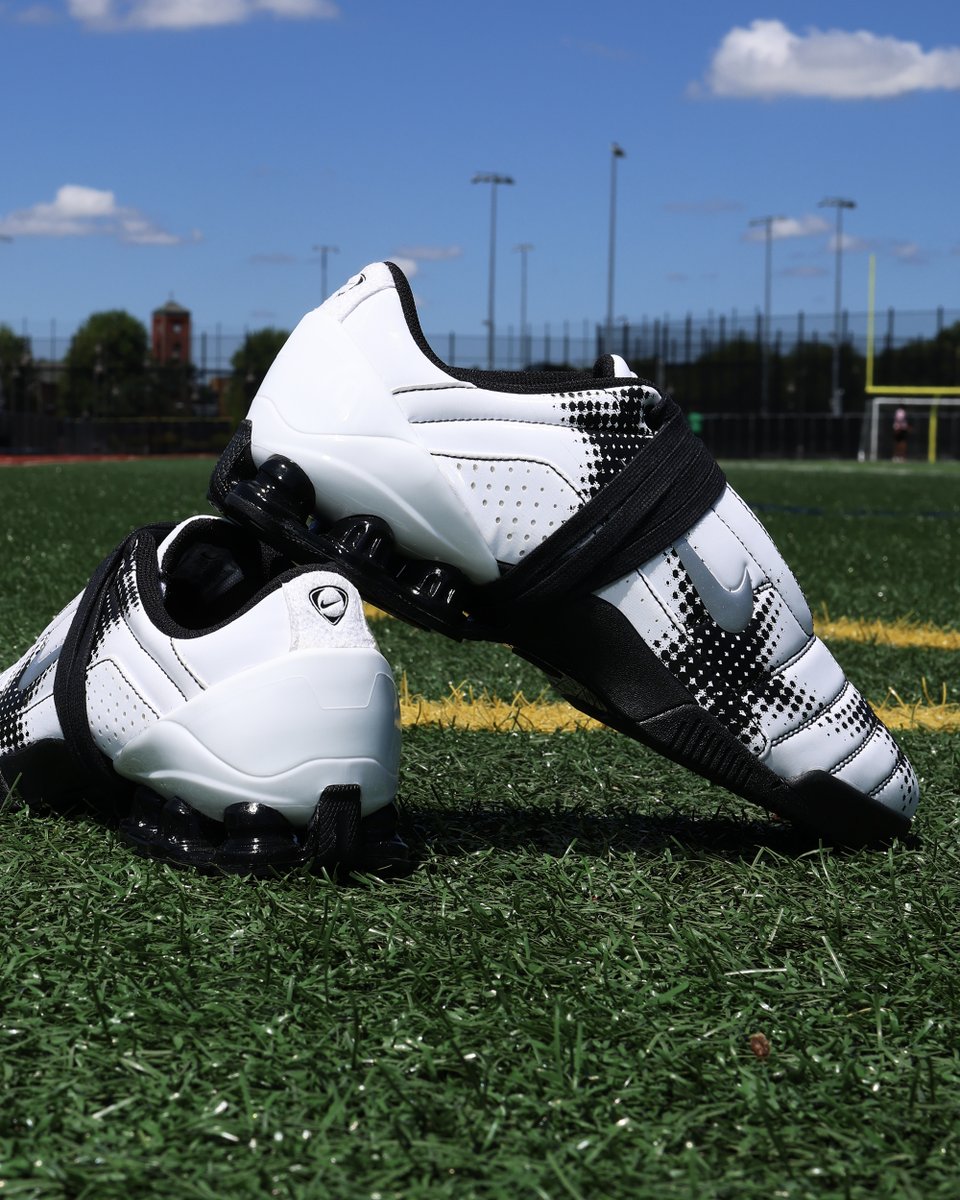 ExtraButter's tweet photo. Nike Womens Total 90 Shox Magia in ‘Black/Spinach’ and ‘White/Metallic’ 

Releasing Tuesday, July 14th
Price: $150 

Availability: FCFS in-stores at both locations and online at https://t.co/pinhwrrvS4. https://t.co/e3oqhTkGSZ