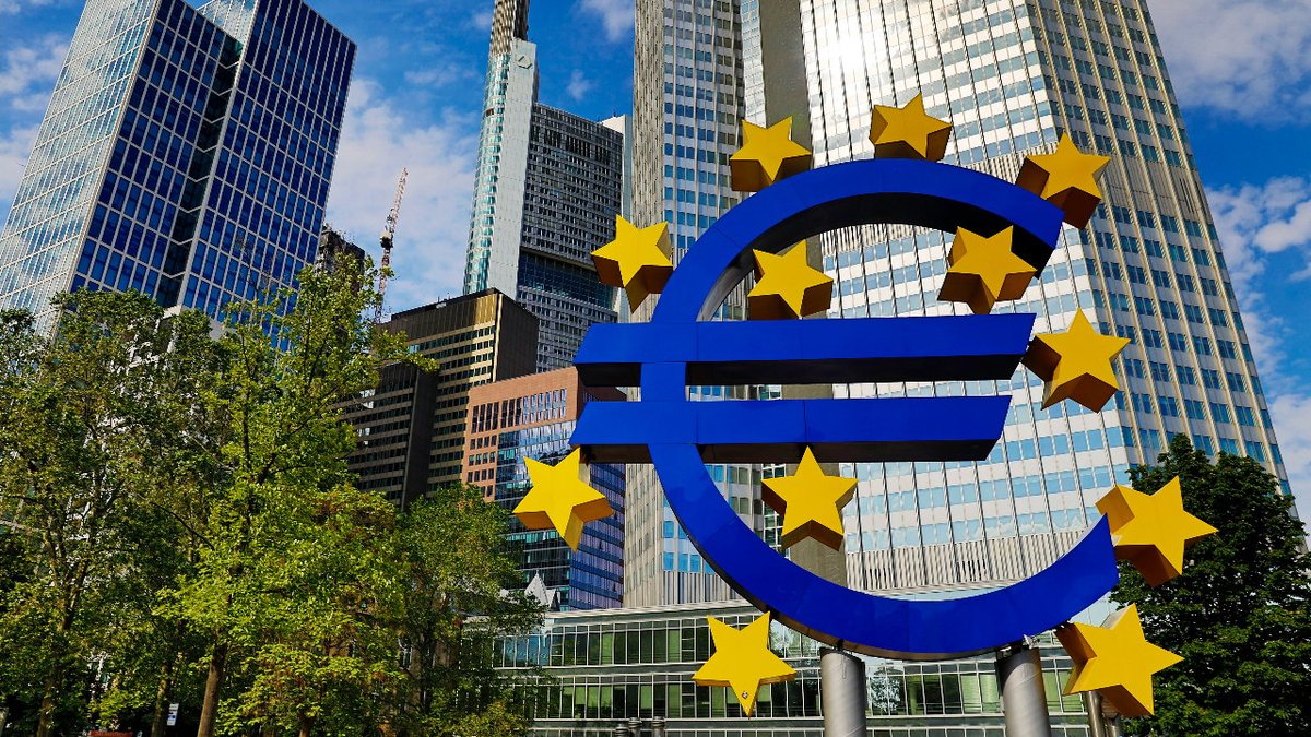 businessamfr's tweet photo. La BCE constate que des risques persistent pour la stabilité financière dans la zone euro https://t.co/wLdyQqFMRK #BCE #stabilitefinanciere #zoneeuro #risquesfinanciers #instabilitegeopolitique https://t.co/ollflARzRr