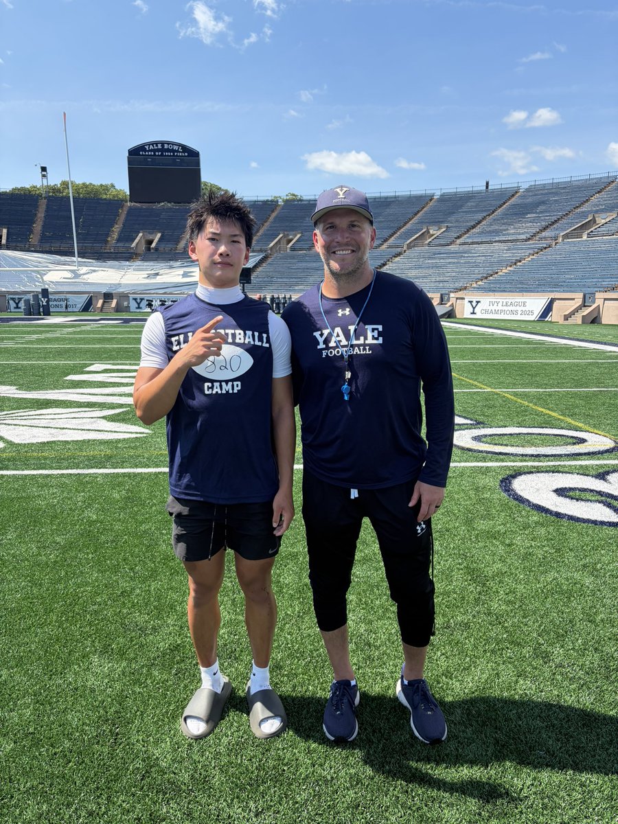 Alex_Ji's tweet photo. Had a great day at yale’s Eli’s football camp! 
Thank you @coach_smcgowan @paupaupau5 @GHS_Gridiron @GburyStrength @ExpoRecruits @JuiceWa45 https://t.co/c3jt8qnJLF