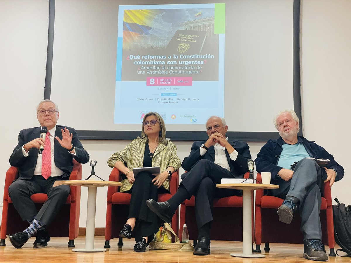 EdnaBonillaSeba's tweet photo. La Constitución de 1991 sigue siendo un gran pacto democrático. Amplió derechos, fortaleció la participación ciudadana, reconoció la diversidad del país y consolidó el Estado Social de Derecho.

Colombia sí necesita reformas constitucionales, pero no cualquier reforma ni en cualquier momento. Creo que toda reforma constitucional debería responder al menos a tres criterios: 

1. Resolver un problema institucional real.
2. Construirse sobre amplios consensos nacionales y no sobre mayorías circunstanciales.
3. Fortalecer nuestra democracia y no debilitarla.

Bajo esos criterios, considero que hoy no es el momento de convocar una Asamblea Constituyente. No porque sea un mecanismo ilegítimo, la propia Constitución la contempla, sino porque las constituyentes deben responder a un amplio consenso nacional y no convertirse en el instrumento mediante el cual una mayoría política pretende redefinir las reglas del juego para todos.

#WCCL2026 @UExternado @osunanestor @ernestosamperp @RodrigoUprimny @ProtejamoslaC91