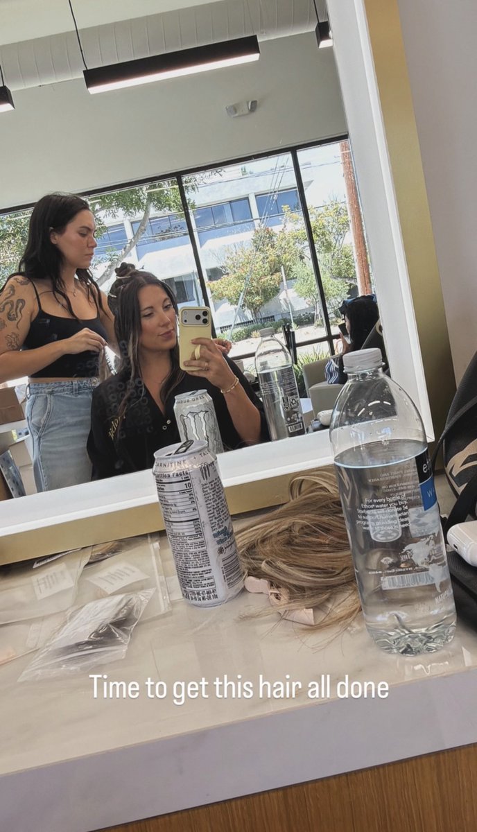 Txreemarie717's tweet photo. Time to get this hair all done 

#HappyHumpDay🐪 https://t.co/rhcu9UovOL