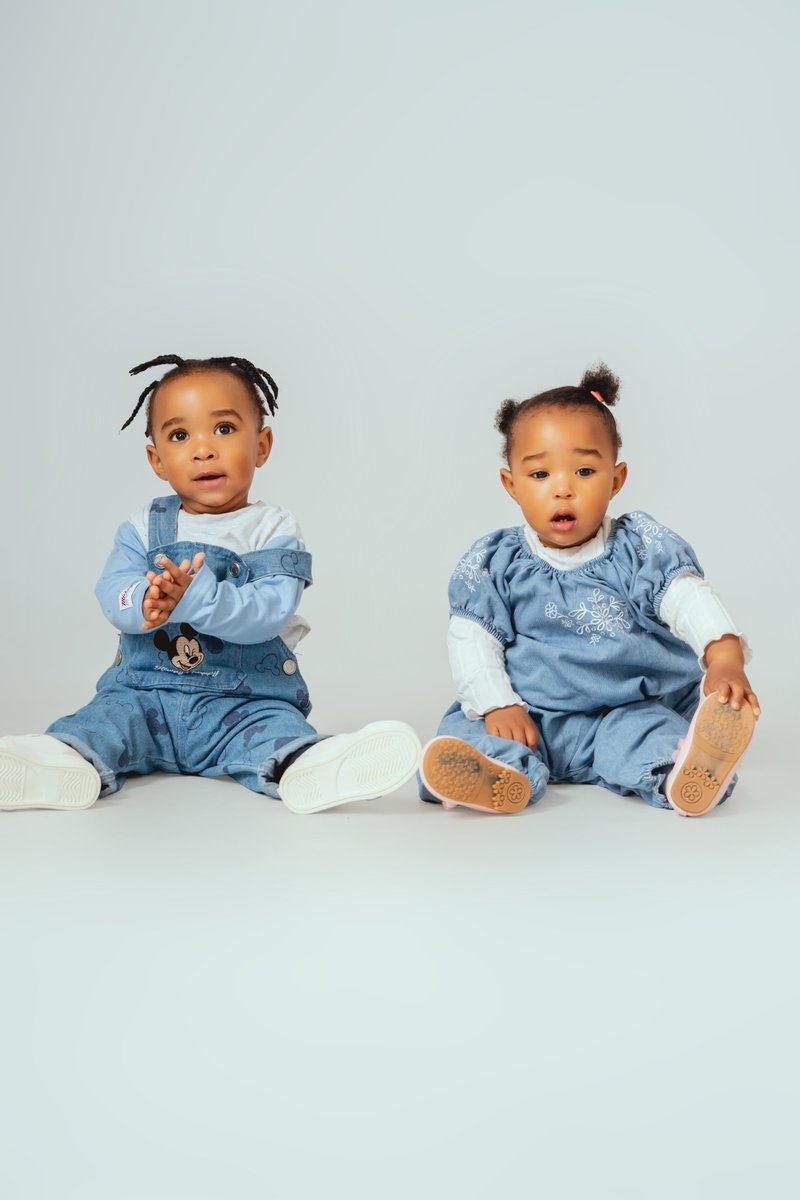 philgoodphotogr's tweet photo. Thembi and family 

Shot by @philpembani 
#philbertpembani #philgoodphotography https://t.co/5rX0LEVCp3 https://t.co/3WCsF56kDO