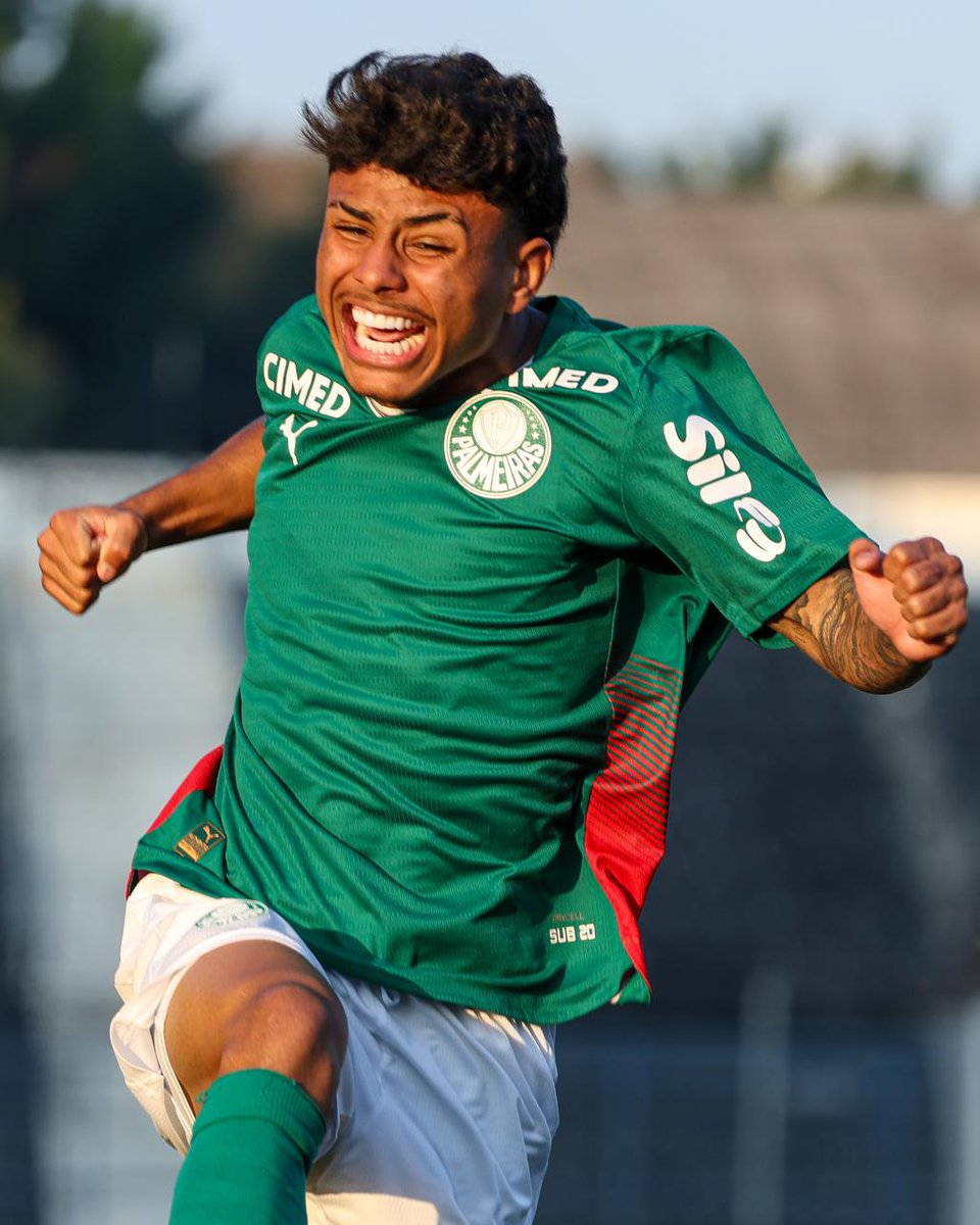 Palmeiras's tweet photo. VITÓRIA ALVIVERDE NO DERBY! As #CriasDaAcademia do Sub-20 vencem o Corinthians fora de casa e largam na frente pelas quartas do Brasileiro! ✅🐷 ➤ https://t.co/bxGgWVwQO8

🏆 Corinthians 0x1 Palmeiras
⚽ Vinicius https://t.co/EALQosB5pE