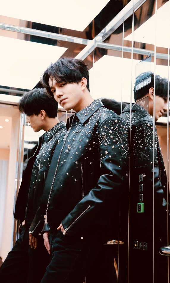 yolmanenrique's tweet photo. @YGausseran @dimash_official DIMASH LA MEJOR VOZ DEL MUNDO 
Con Dimash por siempre 
#Dimash
#LovesNotOverYet https://t.co/8EJaUfvomR