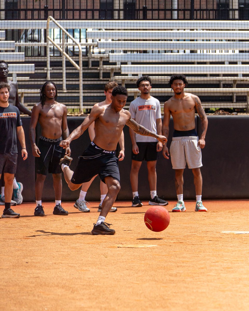 Mercer Men's Basketball tweet media