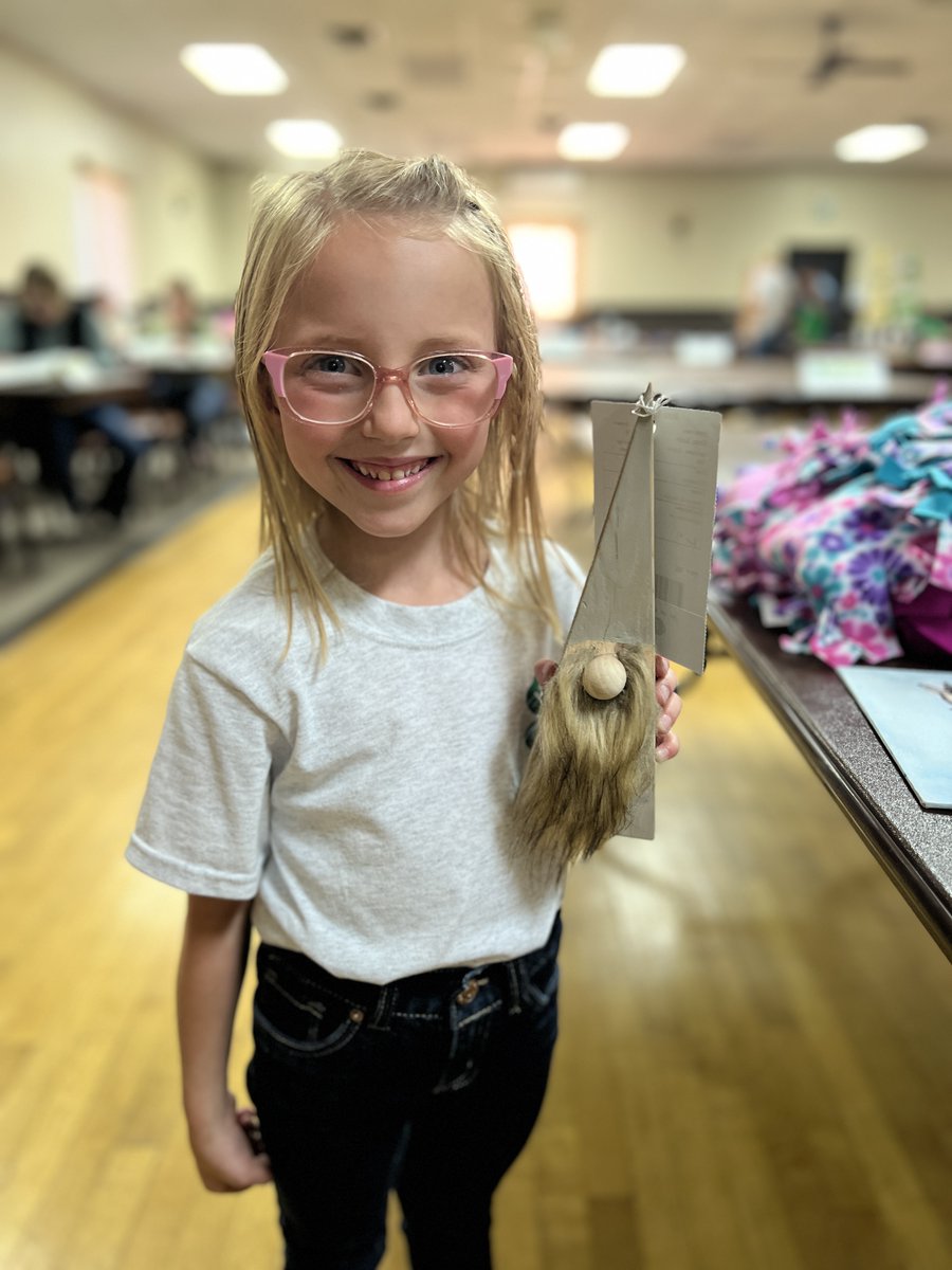LoganCountyExt's tweet photo. We've had two weeks to reflect on this year's Achievement Days, and... Wow! A big THANK YOU to our volunteers, youth, and 4-H families for an amazing event!  Check out this week's Homestead for a glance at the Grand Champion, Reserve Champion, and Honorable Mention winners. https://t.co/aA7xYJ82ue