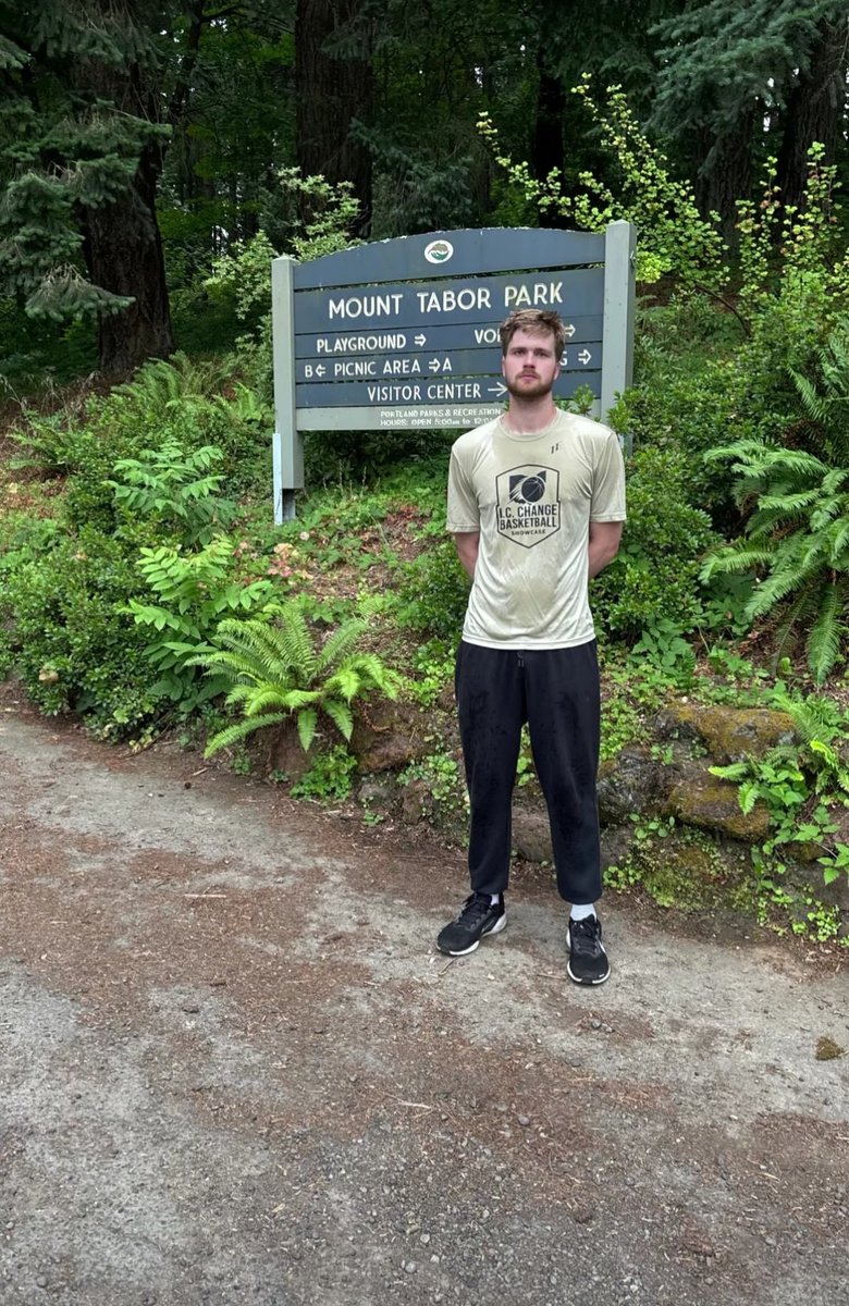iancle1's tweet photo. When the #ICCHANGESHOWCASE is represented in Oregon. ❤️ @EIKENKID https://t.co/XrUyCNt3cQ