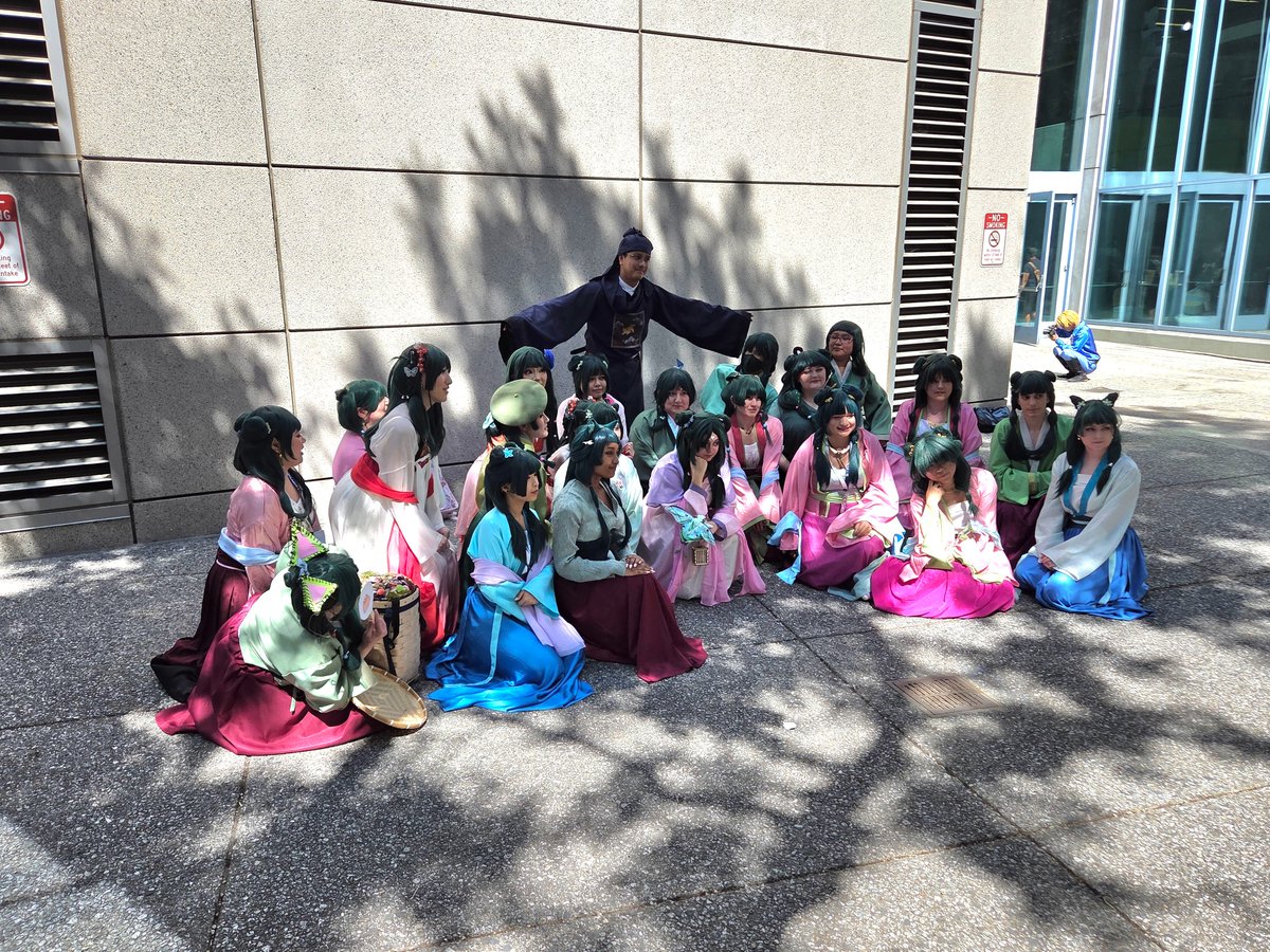 xice_fire's tweet photo. Some of my favorite pics from the Apothecary Diaries cosplay gathering at fanime!
.
.
.
#fanime #fanime2026 #cosplaygathering  #theapothecarydiariescosplay #theapothecarydiaries https://t.co/QVl8PQ7JBA