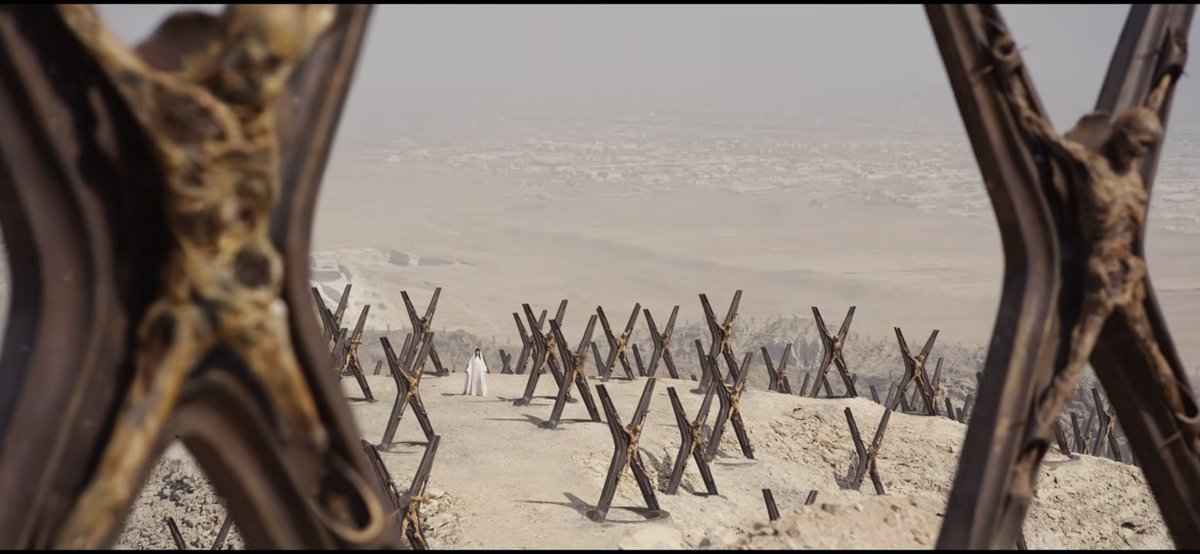 bigmonkeong's tweet photo. dune and dune part 2 both obviously look incredible but theres just something about shooting on film man https://t.co/4cHCzxKbQc