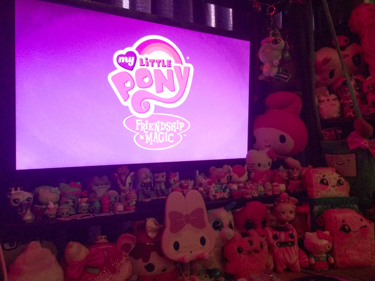 icedpastri's tweet photo. watching Mlp in bff room🦄🎀👭@2dgorl https://t.co/jVGhmWkG2A